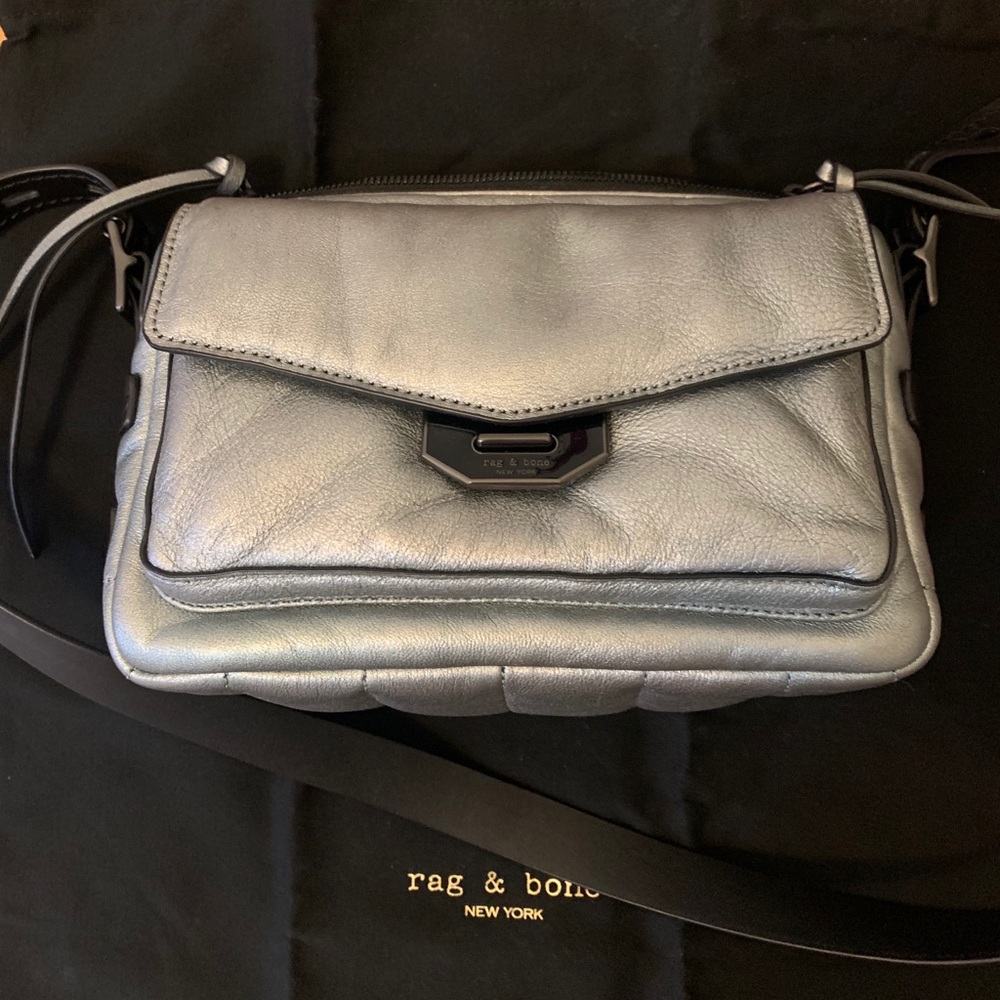 Rag & Bone
Small Crossbody Puffer bag - Leather